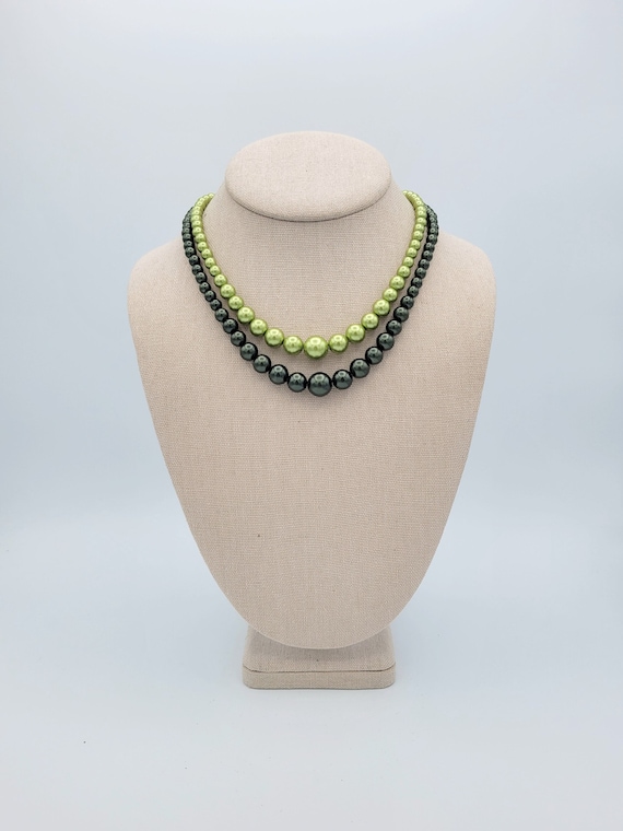Vintage Two Strand Green Beaded Gradient Necklace with Silver Tone Hook Clasp Costume Jewelry Retro Statement Chunky Sphere Ball Round