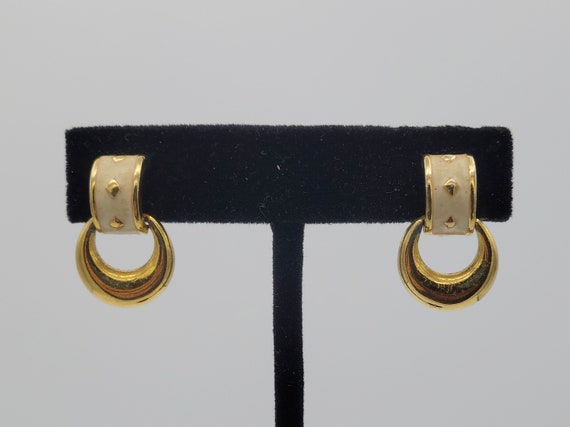 Vintage Small Gold Tone Door Knocker Style Clip On Dangle Earrings Costume Jewelry Statement Retro Accessories Women Minimal White Enamel