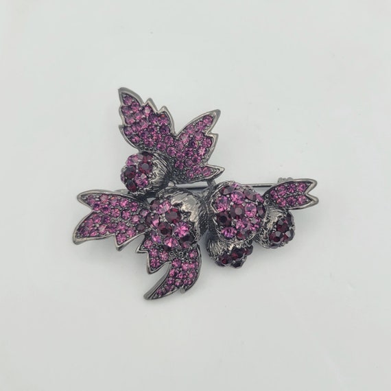 Vintage Black Gunmetal Leaves & Acorns Brooch with Pink and Red Rhinestones Lapel Pin Costume Jewelry Women Statement Fall Autumn Encrusted