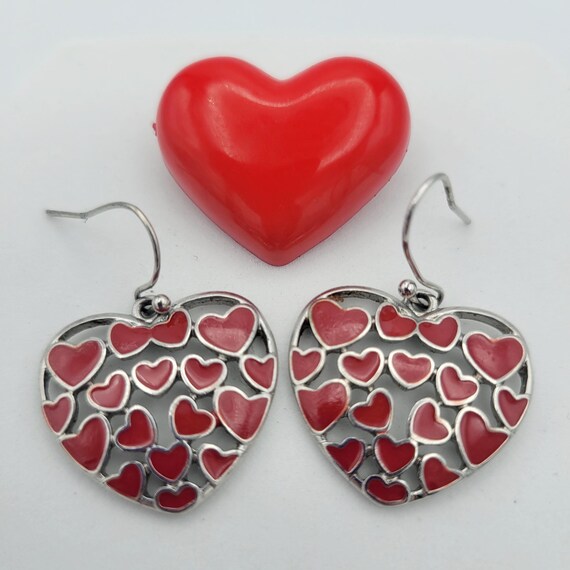 Vintage Valentine's Day Jewelry Set with Openwork Heart Shaped Dangle Earrings & Plastic Heart Brooch Costume Jewelry Retro Statement Love