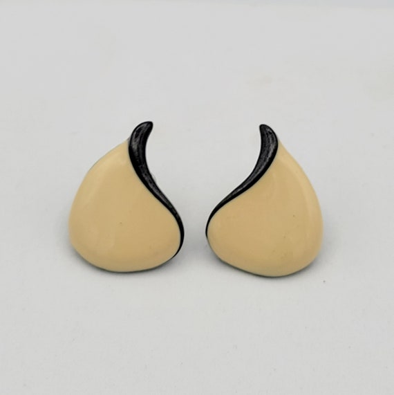 Vintage 1990s Beige & Black Enamel Teardrop Stud Earrings Costume Jewelry Retro Simple Pierced Ivory Tan Cream Small Accent Women