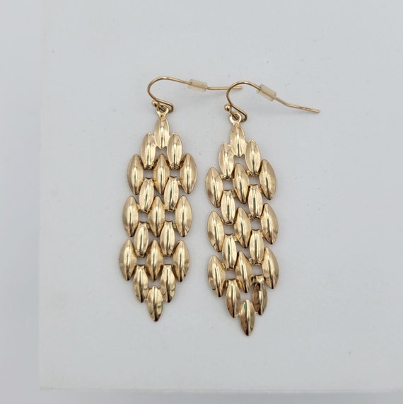 Vintage NEW Gold Tone Oval Woven Look Dangle Earrings Costume Jewelry Statement Retro Accessories Women Columns Stacked Layered Chrome