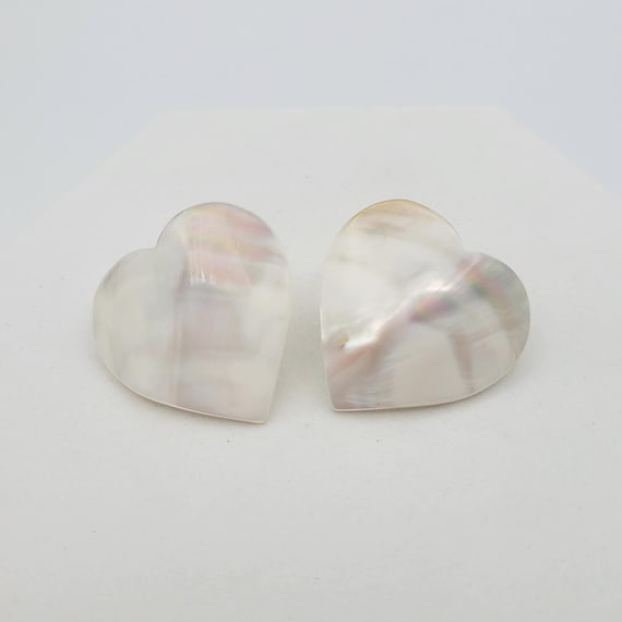 Vintage Oversize Heart Shaped Domed Seashell Stud Earrings Costume Jewelry Women Statement Retro Accessories Iridescent Curved Shell