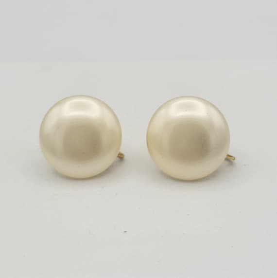 Vintage Marvella White Faux Pearl Beaded Circular Stud Screw Back Clip On Earrings Costume Jewelry Retro Women Statement Button 3/4"