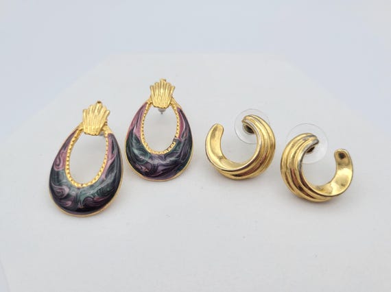 Two Pairs of Vintage 1990s Gold Tone Earrings Swirled Enamel Door Knocker Style & Curved Drop Costume Jewelry Retro Women Statement Teardrop