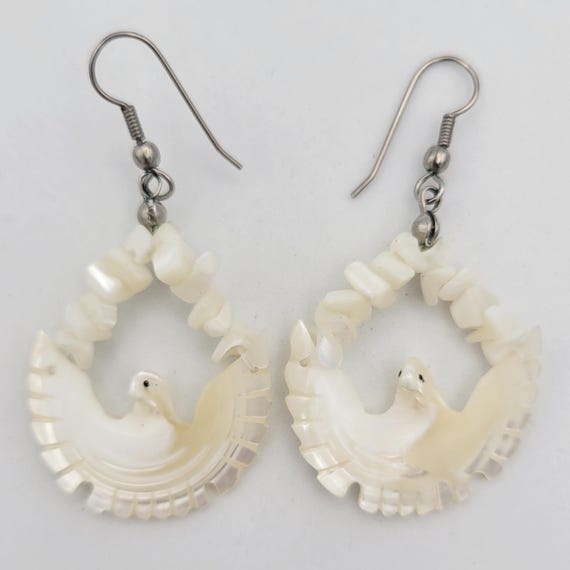Vintage White Carved Seashell Bird Motif Openwork Teardrop Dangle Earrings Costume Jewelry Retro Women Statement Dove Seagull Wings