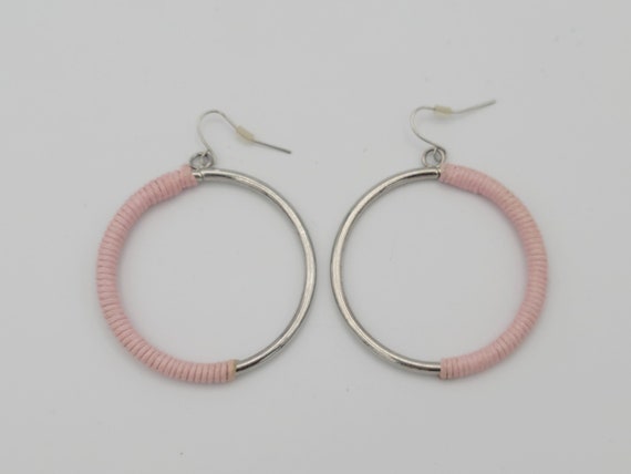 Vintage Silver Tone Circular Dangle Earrings with Pastel Pink Cord Wrap Costume Jewelry Statement Retro Accessories Women2 1/2" Long