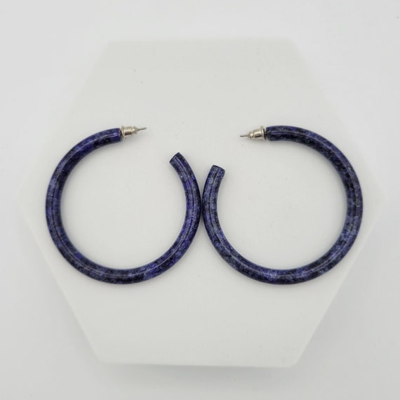 Vintage 1990s Marbled Purple Metal Hoop Earrings Costume Jewelry Retro Women Statement Lightweight Hollow 2 1/8" Diameter Stone Look