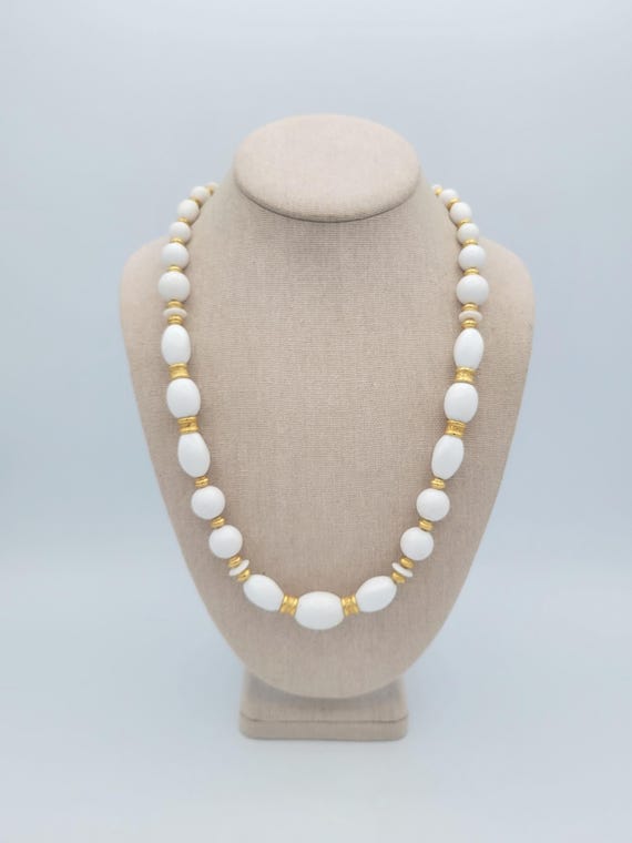 Vintage Liz Claiborne Single Strand White & Gold Tone Beaded Necklace with Hook Clasp Costume Jewelry Retro Women Statement 27" Oval Round
