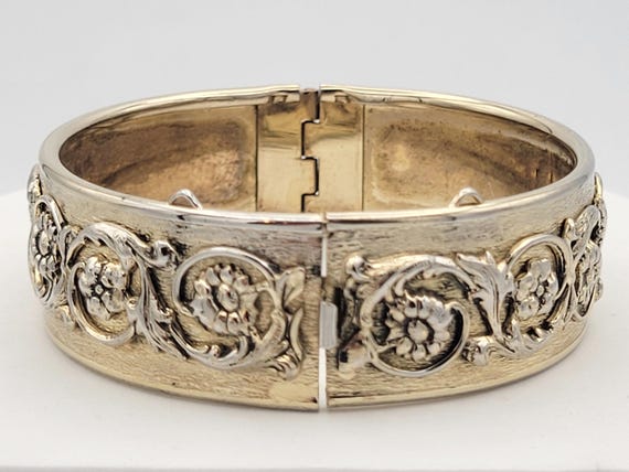 Vintage Whiting & Davis Gold Tone Swirled Flowers Vines Hinged Cuff Bracelet Costume Jewelry Retro Women Accessories Statement Box Clasp