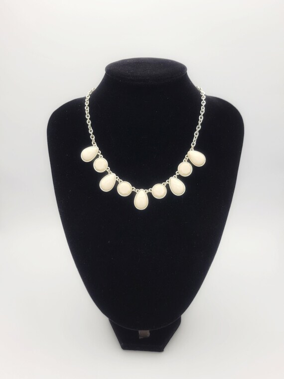 Vintage Liz Claiborne Silver Tone & White Cabochon Bib Necklace Costume Jewelry Statement Retro Faceted Pear Teardrop LC Adjustable Round