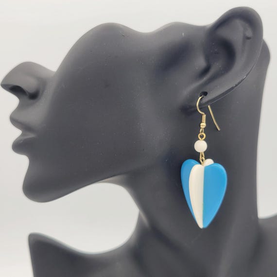 Vintage Chunky Blue & White Plastic Heart Shaped 3D Dangle Earrings Costume Jewelry Retro Statement Women Large Oversize Interlocking