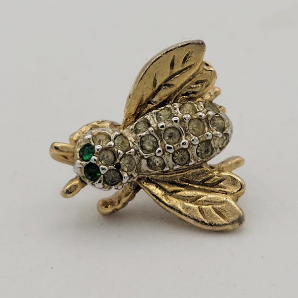 Vintage Small Gold Tone Winged Insect Brooch Encrusted with Rhinestones Costume Jewelry Retro Women Accessories Pin Statement Fly Green