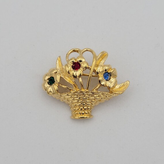Vintage Small Gold Tone Flower Basket Brooch with Rhinestones Costume Jewelry Retro Women Accessories Statement Pin Red Green Blue Floral