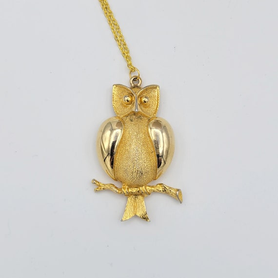 Vintage 1970s Chunky Gold Tone Textured Owl on Branch Pendant with Cable Chain Necklace Costume Jewelry Retro Statement 20" Chrome Wings