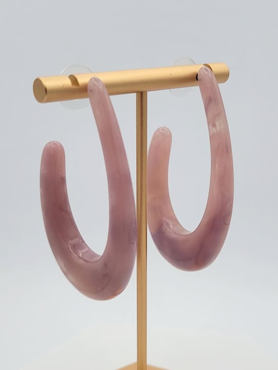 Vintage Chunky Faux Rose Quartz Plastic Oblong Hoop Earrings Costume Jewelry Retro Statement Women Geometric Large Oversize Lightweight