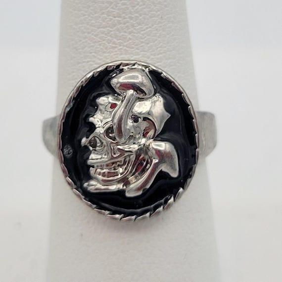Vintage Silver Tone & Black Enamel Skull and Mushrooms Motif Cocktail Statement Ring Right Hand Costume Jewelry Statement US Size 7 Cameo