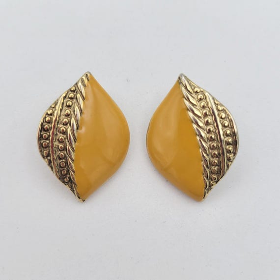 Vintage 1980s Gold Tone Textured & Yellow Enamel Domed Teardrop Stud Earrings Costume Jewelry Women Statement Retro 1 1/4" Rope Nail Head