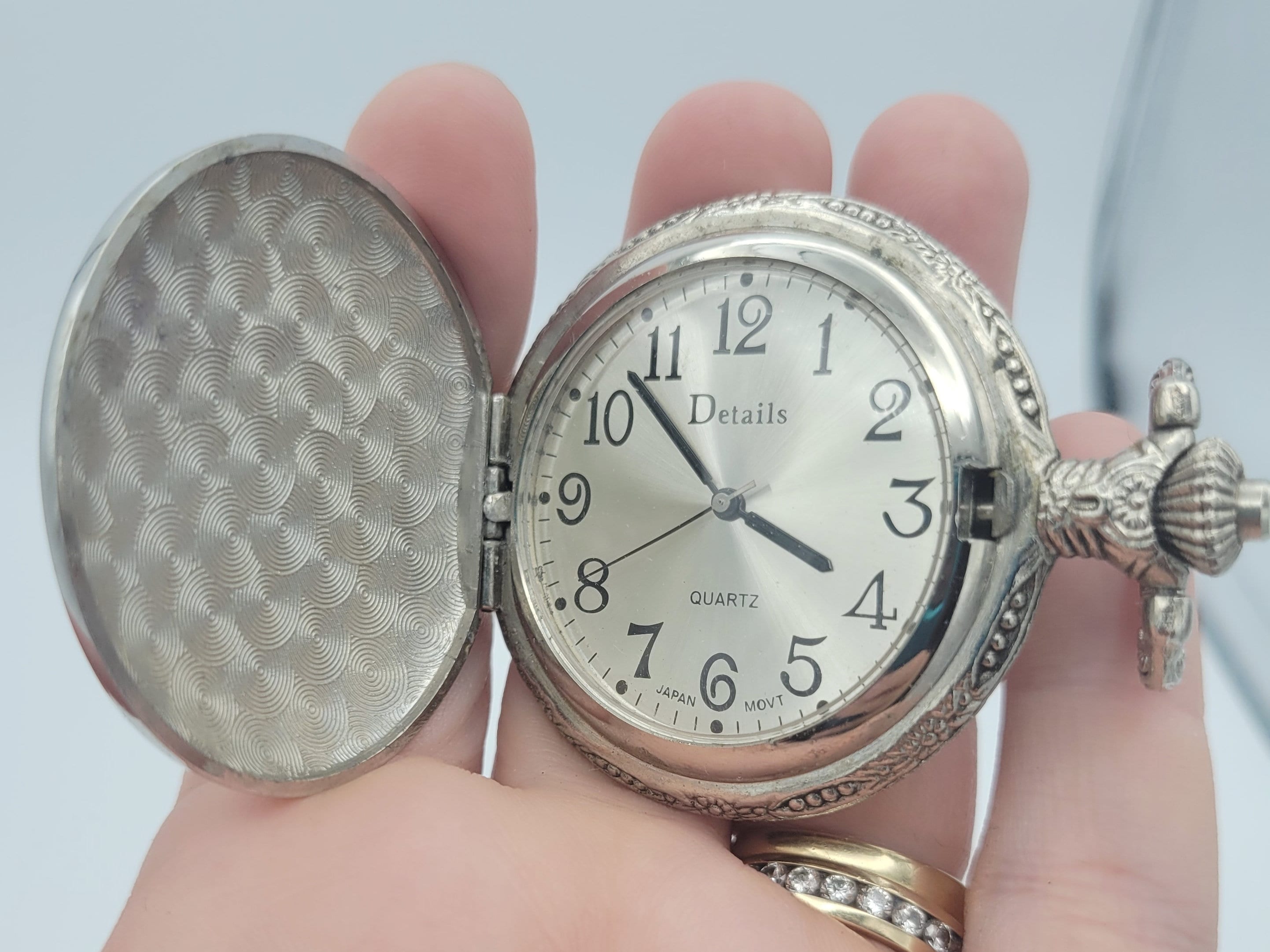 Vintage Details Silver Tone Dad Round Men s Pocket Watch With