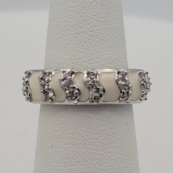 Vintage Silver Tone & White Enamel Band with Rhinestone Accents Cocktail Ring Costume Jewelry Statement Retro Accessories Women Size US 5