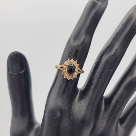 Vintage 18KT Gold Plated Onyx & Cubic Zirconia Cocktail Statement Ring Right Hand Ring Costume Jewelry US 6 Solitaire Oval Halo Black