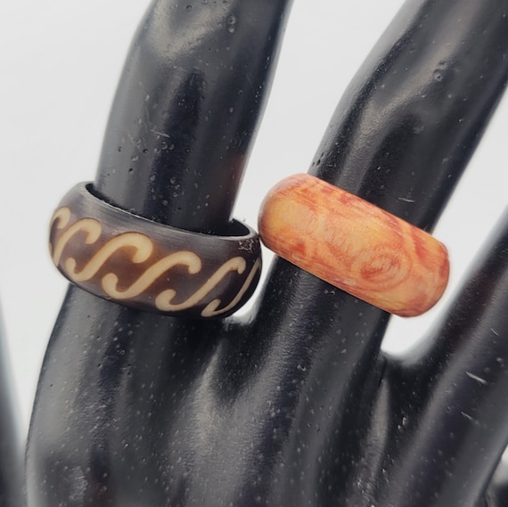 Vintage Natural Wood Wide Band Cocktail Right Hand Ring Costume Jewelry Statement Retro Accessories Women Bohemian Wooden Carved 2 Choices