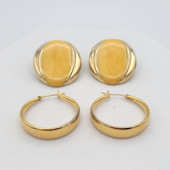 2 Pair of Vintage Gold Tone Earrings Yellow Enamel Studs & Shiny Latch Back Hoops Costume Jewelry Retro Women Statement