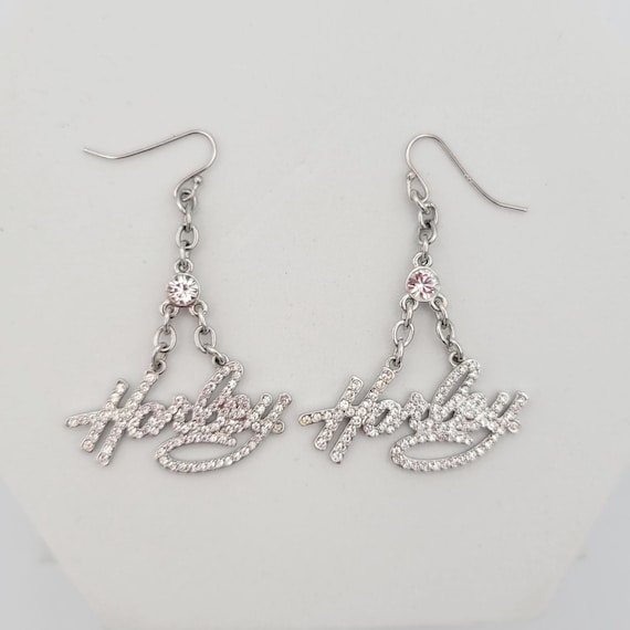 Vintage Harley Davidson Silver Tone & Rhinestone Dangle Earrings Costume Jewelry Retro Women Statement Chains Script Cursive Writing HD
