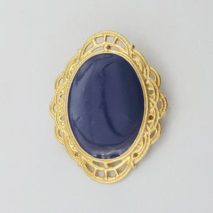 Vintage Gold Tone Oval Scarf Clip with Navy Blue Enamel Costume Jewelry Retro Statement Women Dress Clip Lightweight Shiny Art Nouveau