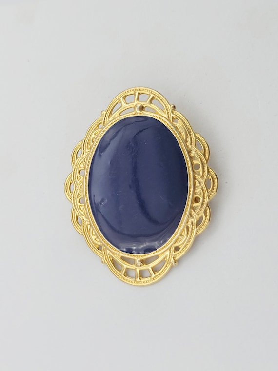 Vintage Gold Tone Oval Scarf Clip with Navy Blue Enamel Costume Jewelry Retro Statement Women Dress Clip Lightweight Shiny Art Nouveau