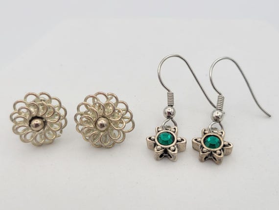 Set of 2 Vintage Silver Tone Earrings Openwork Wire Floral Studs Starburst Dangles Costume Jewelry Retro Women Statement Green Faux Emerald