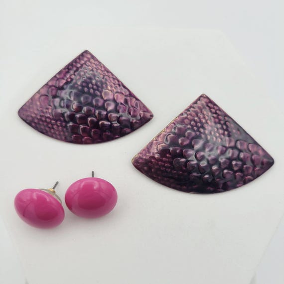2 Pair of Vintage 1980s Geometric Earrings Costume Jewelry Retro Women Statement Hot Pink Studs Purple Enamel Snakeskin Metal Fans Chunky