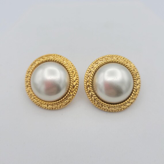 Vintage White Stag Gold Tone Textured Domed Round Stud Earrings with White Faux Pearl Cabochons Costume Jewelry Women Statement Retro