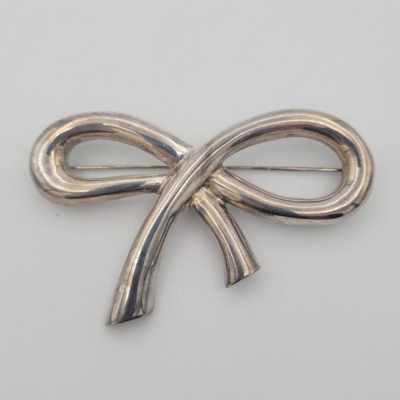 Vintage Silver Plated Openwork Convex Ribbon Brooch Costume Jewelry Retro Statement Women Pin Gold Tone Bow Chrome Finish Chunky Thick Large