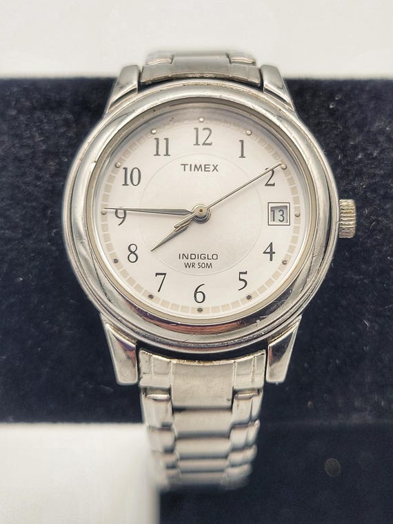 Vintage Timex W9 Easy Reader Indiglo Silver Tone Women's Watch with Deployment Clasp Costume Jewelry Ladies Accessories Statement WR Round