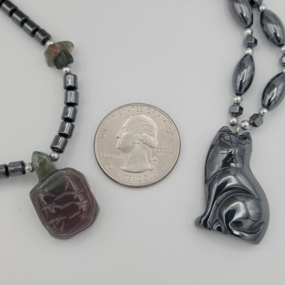 Vintage Hematite Necklace with Animal-Shaped Pendant Beaded Costume Jewelry Retro Statement Single Strand Black Collar Geometric Turtle Cat
