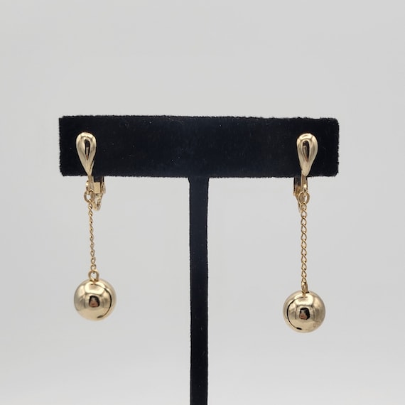 Vintage 1970s Sarah Coventry Gold Tone Bead & Chain Dangle Clip On Earrings Retro Women Accessories Statement Costume Jewelry 1 3/4" Metal