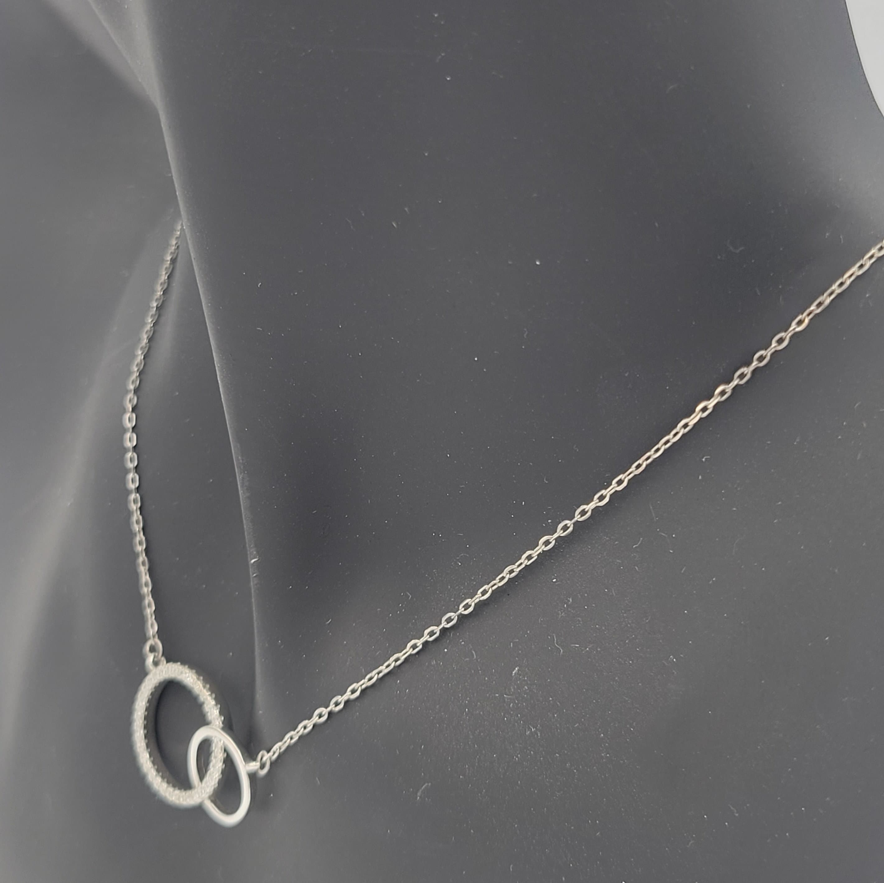 Vintage .925 Sterling Silver & Cubic Zirconia Interlocking Vintage .925 Sterling Silver & Cubic Zirconia Interlocking