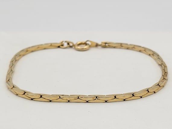Vintage Gold Tone Single Chunky Herringbone Chain Bracelet Costume Jewelry Retro Statement Women Accessories Classic Traditional 7 1/2"