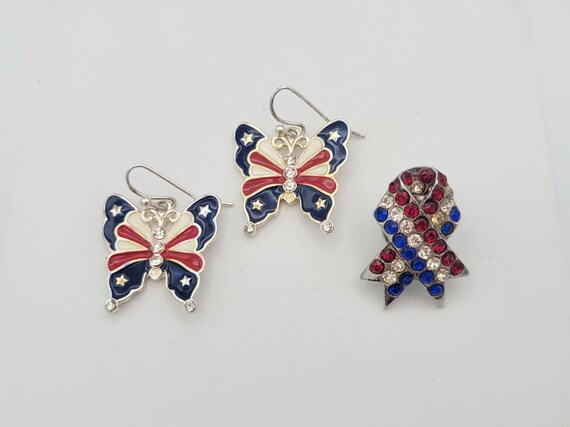 Vintage Silver Tone America Themed Jewelry Set with Earrings & Pin Costume Jewelry Retro Statement Lapel Hat Brooch USA Red White Blue