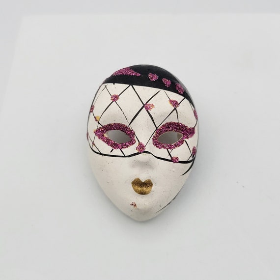 Vintage Venetian Mask Ceramic Lady Face Brooch with Black Enamel & Pink Glitter Costume Jewelry Retro Statement Women Pin Theatre Masquerade