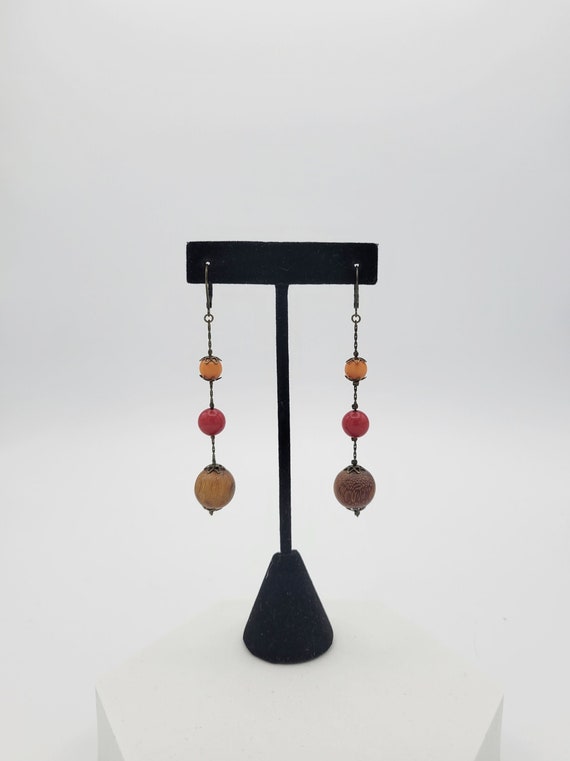 Vintage Antique Gold Tone Chain Dangle Earrings with Wooden Earth Tone Beads Costume Jewelry Retro Women Statement Casual Lever Back Red