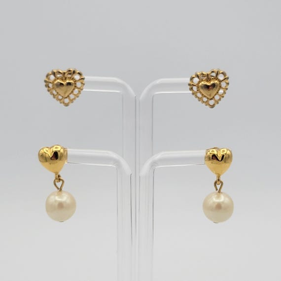 Two Pairs of Vintage 1990s Avon Gold Tone & Faux Pearl Heart Stud and Dangle Earrings Costume Jewelry Retro Women Statement Small Minimal