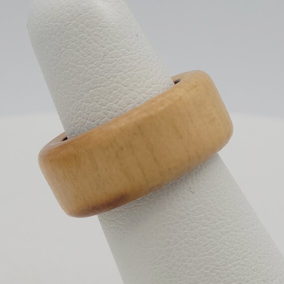 Vintage 1970s Natural Wood Wide Band Cocktail Ring Costume Jewelry Statement Retro Accessories Women US Size 4 1/2 Bohemian Wooden Thick