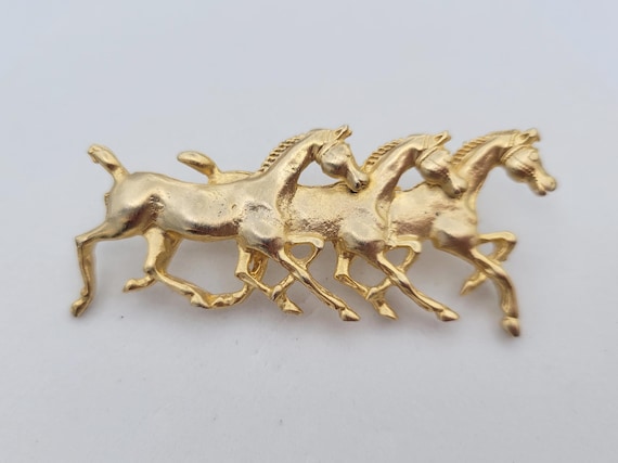 Vintage Brushed Gold Tone Triple Horse Brooch Pin Costume Jewelry Retro Statement Women Running Trotting Racing Equestrian