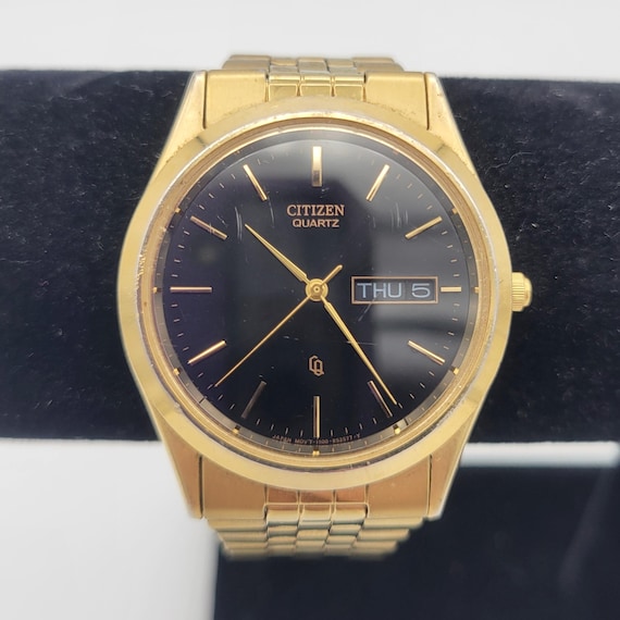 Vintage 1990s Citizen Men's Gold Tone Dress Watch with Day/Date Dial Costume Jewelry Retro Accessories Statement 35 mm 1100-R12551 Black