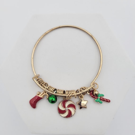 Vintage Gold Tone Christmas Charm Cuff Bangle Bracelet Costume Jewelry Retro Statement Women Minimalist Enamel Stocking Candy Cane Bell