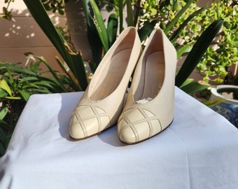 Vintage Bruno Magli Beige Pumps
