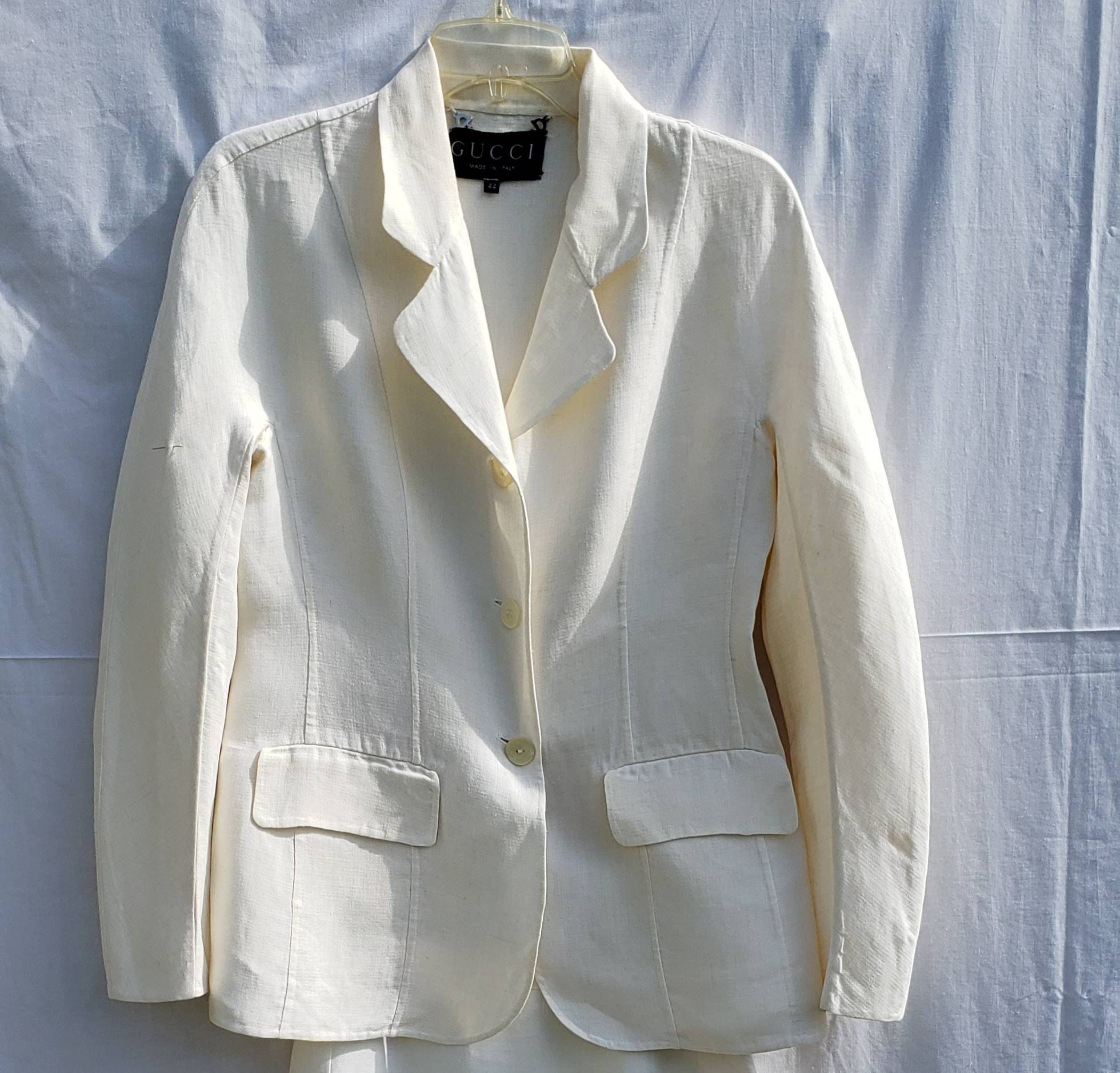 white gucci blazer
