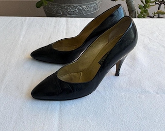 Vintage Gucci Black Pumps